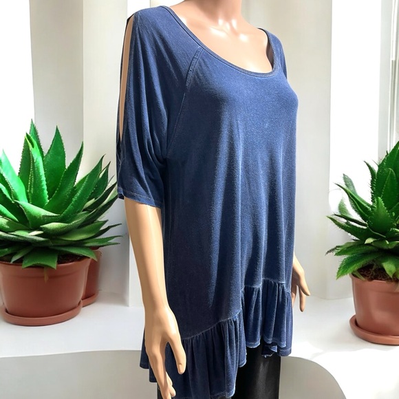 Dantelle Oil Dye Ruffle Hem Cold Shoulder Tunic Top - Picture 7 of 16